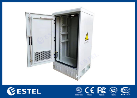IP55 Armário exterior de piso montado com espaço de 20U para usuários com ventiladores no topo